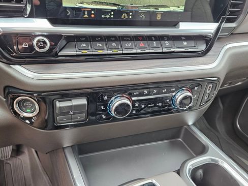 New 2026 GMC Sierra 1500 SLT image 21