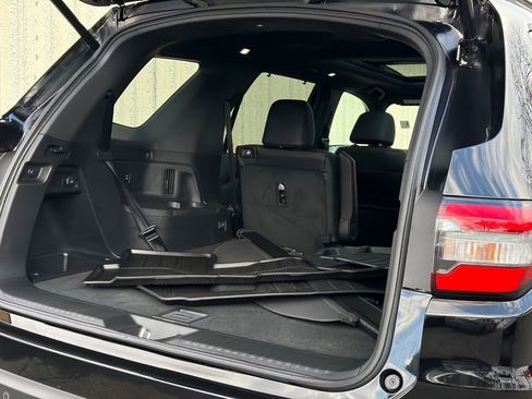 Used 2025 Honda Pilot TrailSport image 9