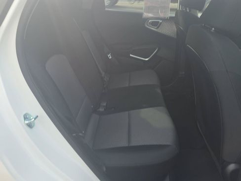 Used 2025 Kia Soul LX FWD image 14