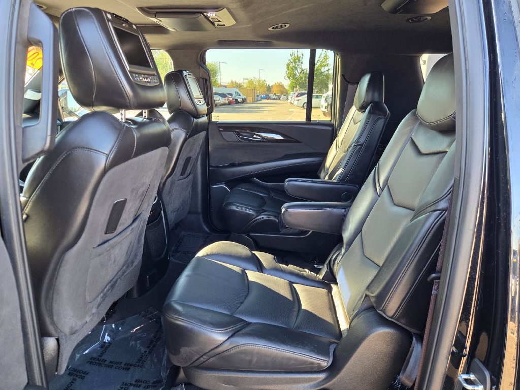 Used 2016 Cadillac Escalade ESV Platinum AWD/4WD image 10