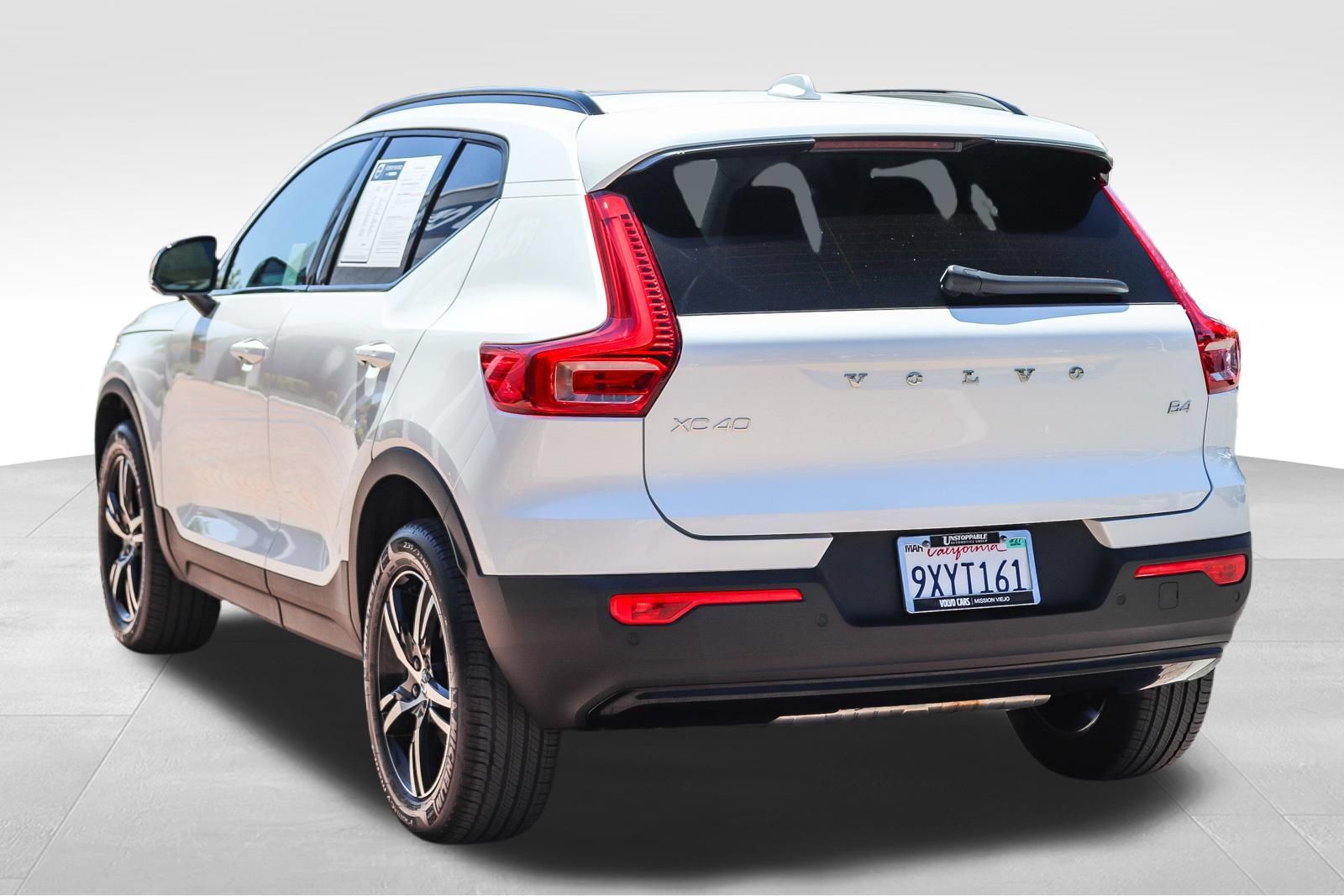 Certified 2026 Volvo XC40 B4 Core FWD image 5
