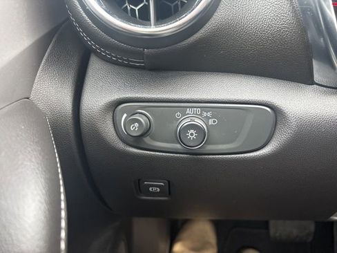 Used 2025 Chevrolet Blazer LT image 15