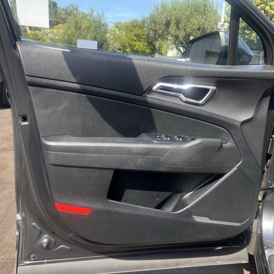 Used 2023 Kia Sportage LX AWD/4WD image 17