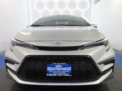 Used 2024 Toyota Corolla SE FWD image 3