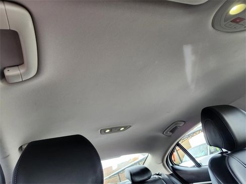 Used 2025 Genesis G70 2.5T image 24