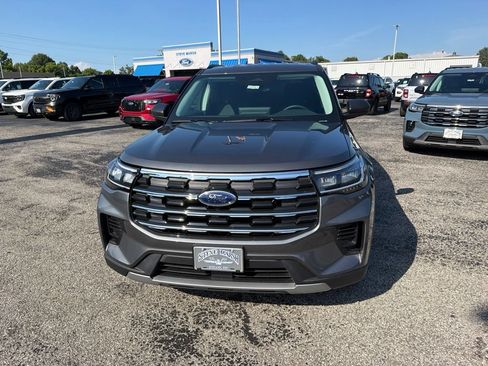 New 2026 Ford Explorer Active RWD image 8