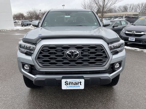 Used 2023 Toyota Tacoma TRD Off-Road image 2
