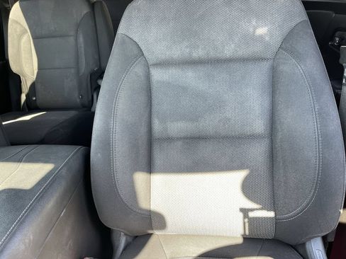 Used 2023 Chevrolet Traverse LT AWD/4WD image 24