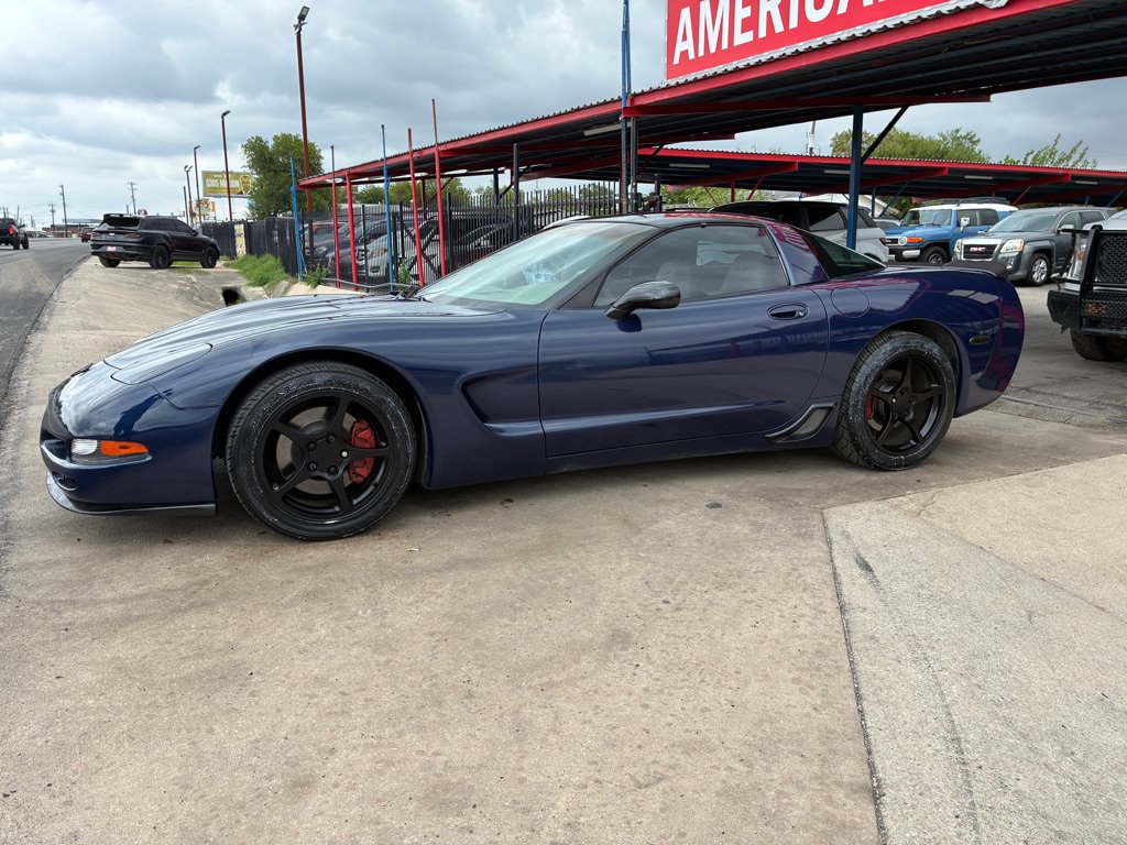 Used 2004 Chevrolet Corvette Coupe w/ Preferred Equipment Group RWD image 13