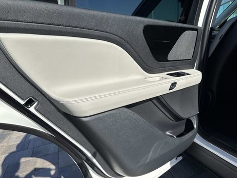 New 2026 Lincoln Aviator 2WD image 15