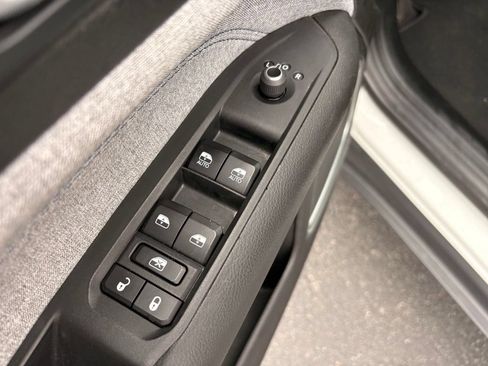 Used 2024 Jeep Compass Latitude AWD/4WD image 12