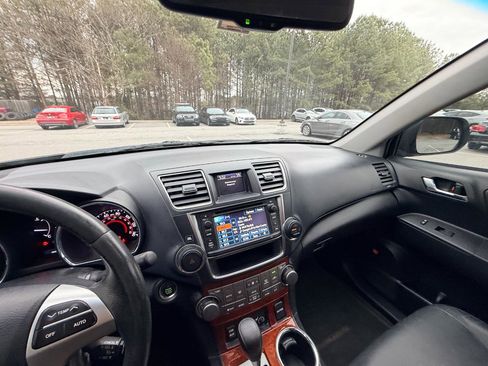 Used 2013 Toyota Highlander Limited image 29