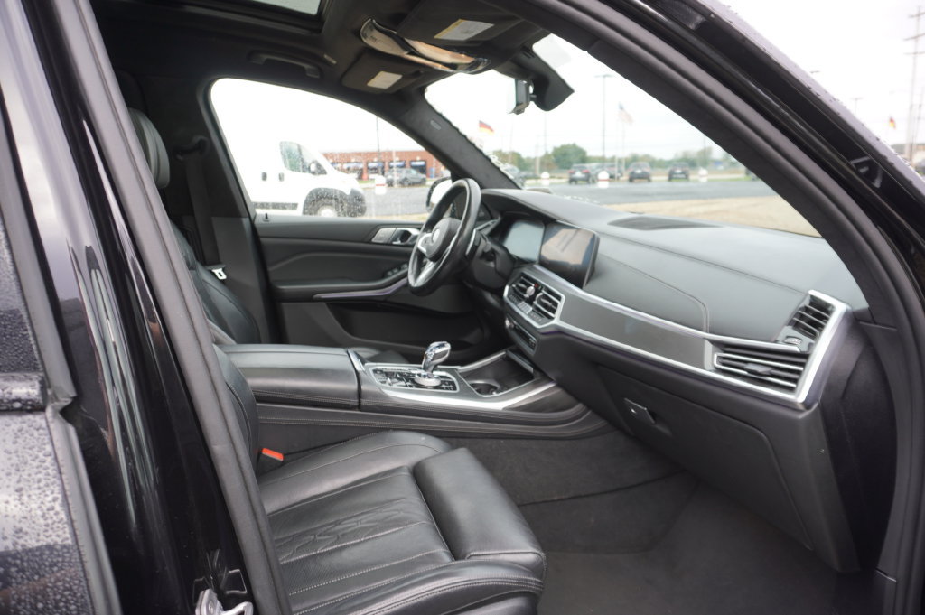Used 2020 BMW X7 xDrive40i w/ M Sport Package AWD/4WD image 9