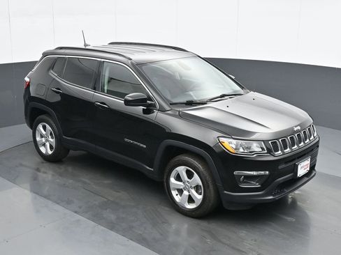 Used 2019 Jeep Compass Latitude AWD/4WD image 24