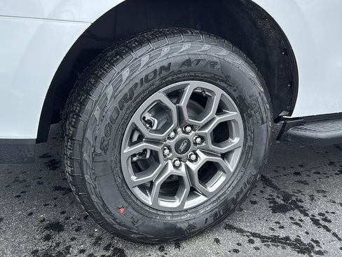 New 2026 Ford Expedition Active image 19