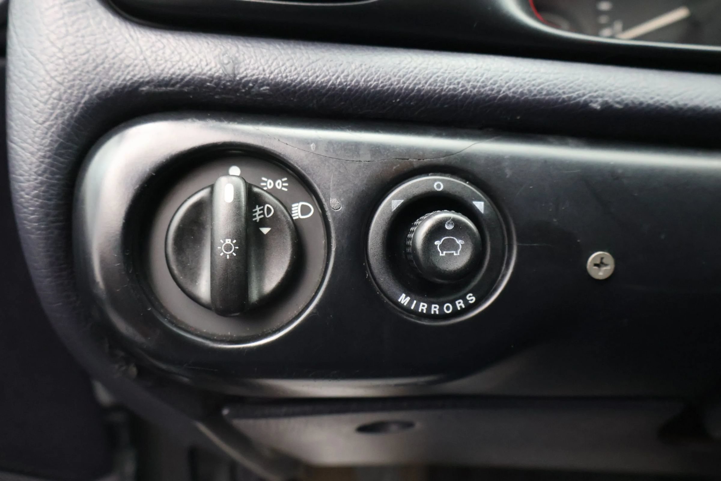 Used 2000 Ford Contour SE FWD image 21