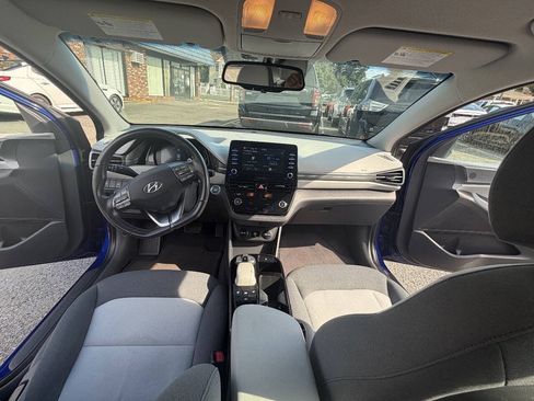 Used 2020 Hyundai Ioniq SE FWD image 38