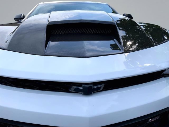 Used 2018 Chevrolet Camaro SS RWD image 5
