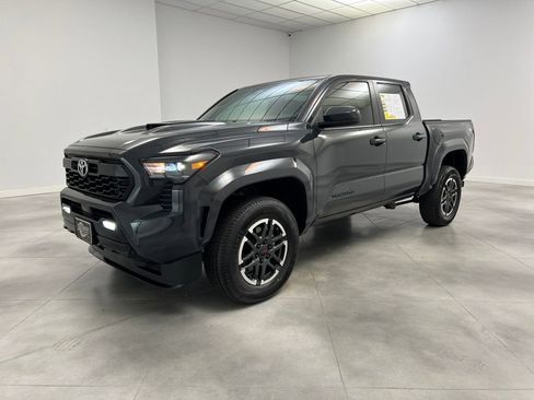 Used 2024 Toyota Tacoma TRD Sport RWD image 5