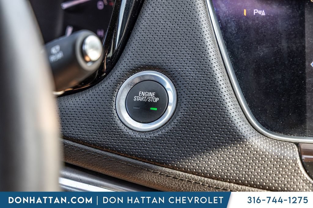 Used 2017 Cadillac XT5 Luxury w/ Driver Awareness Package FWD image 11