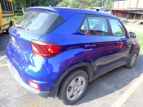 Used 2020 Hyundai Venue SE FWD image 3