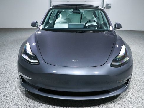 Used 2023 Tesla Model 3 Standard Range RWD image 4