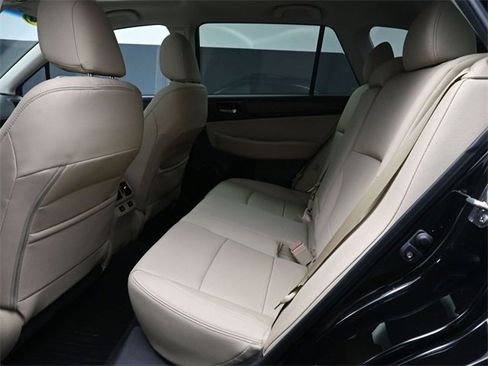 Used 2016 Subaru Outback 3.6R Limited image 21