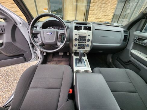 Used 2010 Ford Escape XLT image 12