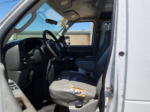 Used 2006 Ford E-150 and Econoline 150 RWD image 5