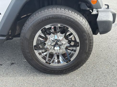 Used 2012 Jeep Wrangler Unlimited Sport AWD/4WD image 31