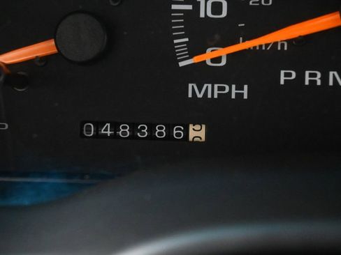 Used 1995 Chevrolet Tahoe 4WD image 22