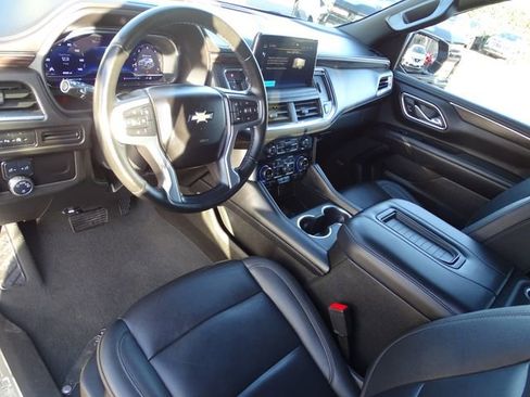 Used 2024 Chevrolet Suburban LT image 10