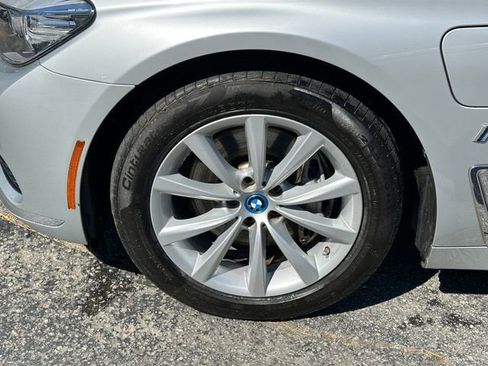 Used 2018 BMW 740e xDrive image 11