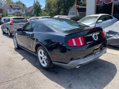 Used 2010 Ford Mustang GT RWD image 5
