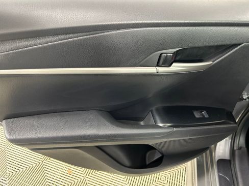 Used 2025 Toyota Camry SE FWD image 16