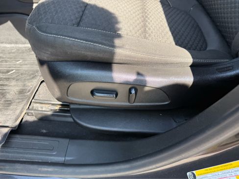 Used 2019 GMC Acadia SLE AWD/4WD image 8