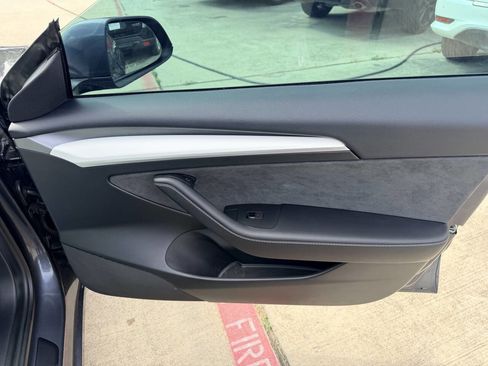 Used 2021 Tesla Model 3 Standard Range Plus image 30