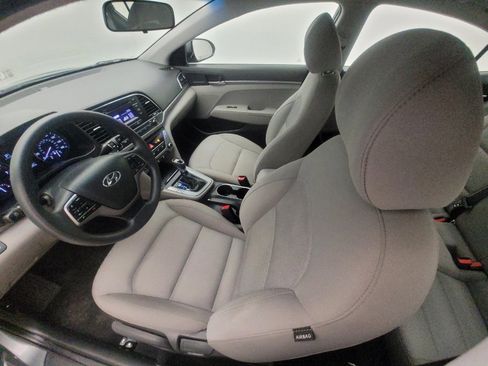 Used 2017 Hyundai Elantra SE image 17