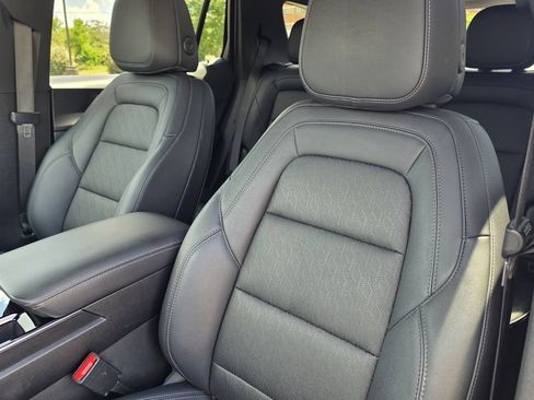 Used 2025 Chevrolet Equinox LT w/ Convenience Package II FWD image 23
