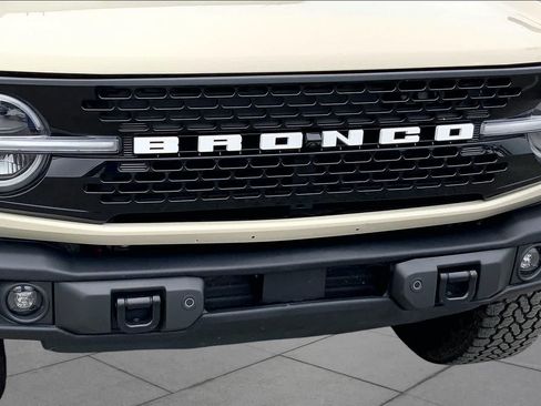 Certified 2025 Ford Bronco Badlands AWD/4WD image 29