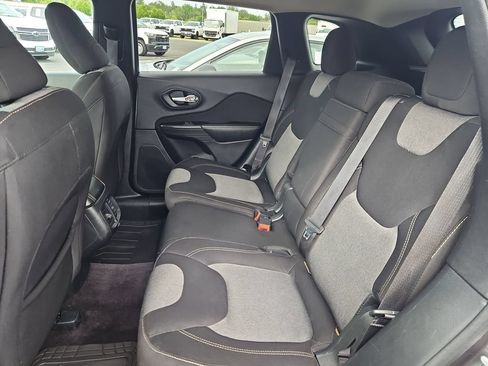 Used 2016 Jeep Cherokee Sport AWD/4WD image 23