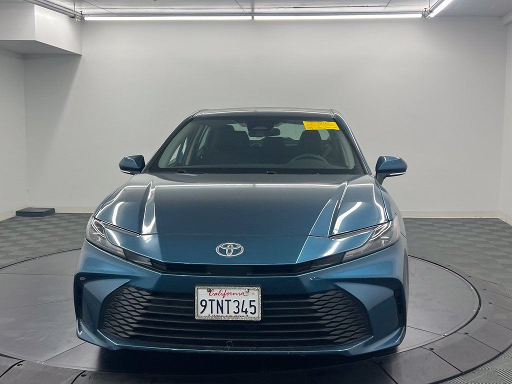 Used 2025 Toyota Camry LE FWD image 4