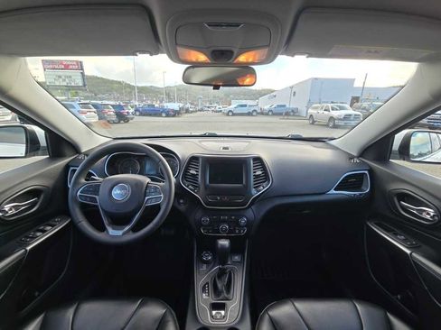 Used 2020 Jeep Cherokee Latitude Plus image 15