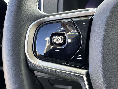 Used 2023 Volvo XC90 B6 Plus image 23