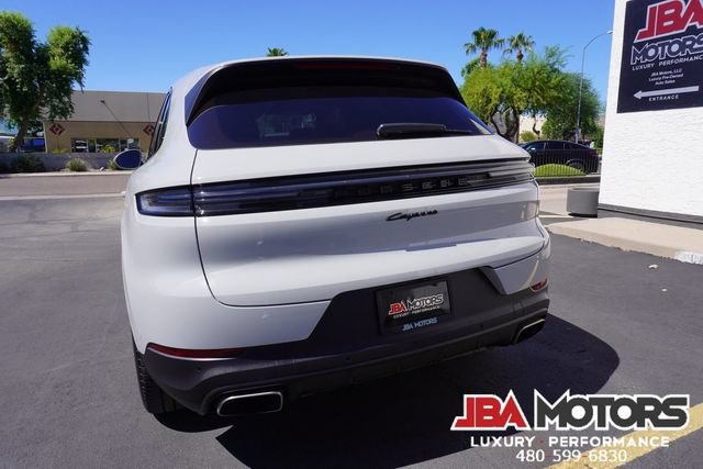 Used 2024 Porsche Cayenne AWD/4WD image 69