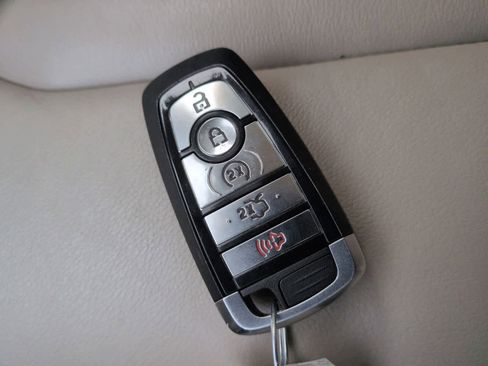 Certified 2017 Ford Fusion Energi SE image 36