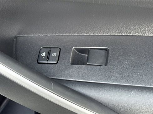 Used 2022 Toyota Corolla SE image 22