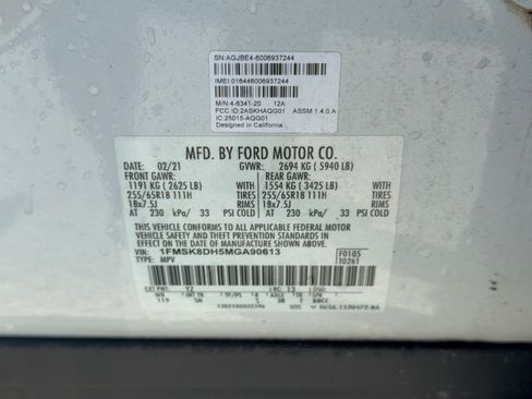 Used 2021 Ford Explorer XLT w/ Equipment Group 202A AWD/4WD image 31