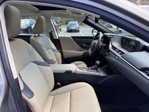 Used 2019 Lexus ES 350 w/ Premium Package FWD image 14