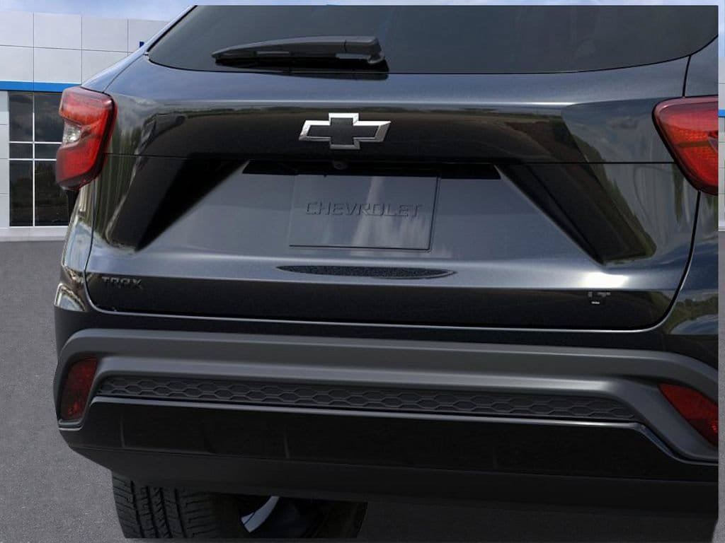 New 2026 Chevrolet Trax LT w/ Midnight Edition FWD image 14